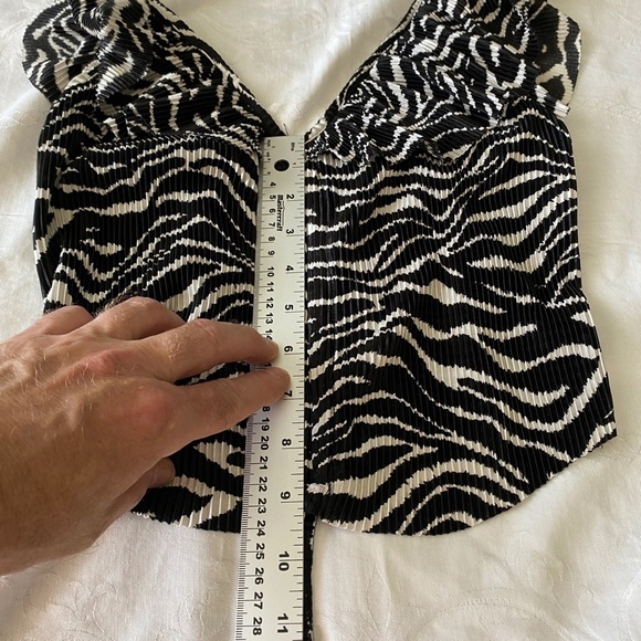 Zara Women's Black & White Pleated‎ Ruffle Sleeveless Crop Top Cinch Waist Tie S - Picture 7 of 8